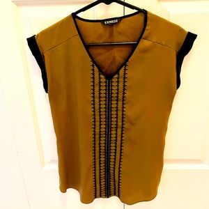 🫒 Express Olive & Black Cap Sleeve Soft Top